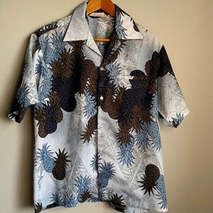 Sears Vintage Hawaii Men's Tropical Hawaiian Pineapple Short Sleeve Button Shirt